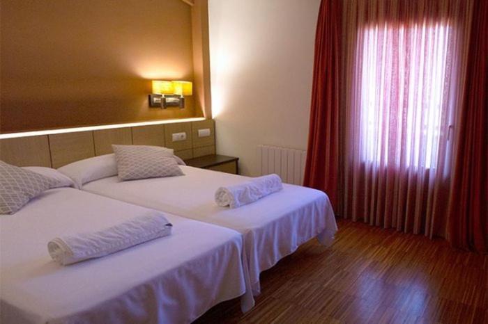 Hotel Valle De Turtzioz Extérieur photo